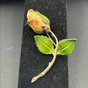 2.2.26-3 Giovanni Handpainted Goldtone 🍑 Rose Brooch
